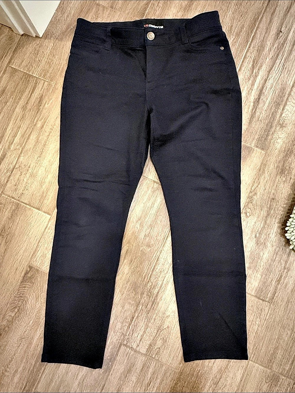 Liz Claiborne Sara Slim Leg Mid-Rise Black Straight Leg Pants Size 10P